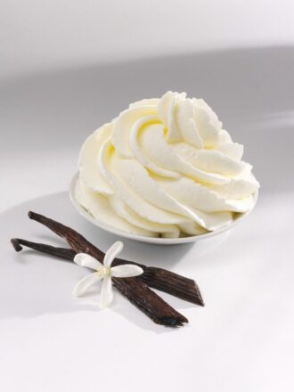 00912438 Vanilla cream vanilla pods and a vanilla flower scaled
